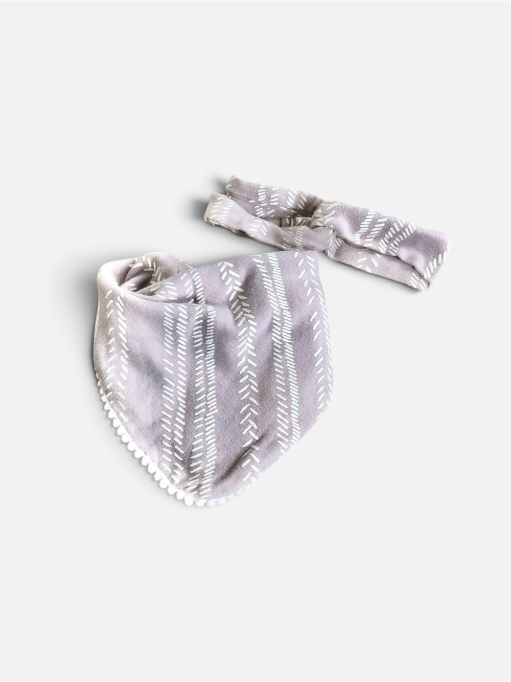 5/$25 NWOT Jessica Simpson Bib & Headband Set